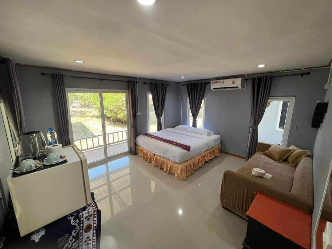 Family Resort Koh Phayam Extérieur photo
